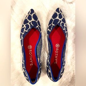 NEW Rothys Rothy’s Indigo Giraffe Points size 9